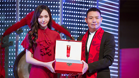 中国美正当红，尊龙集团国际站A股上市，引领新时代